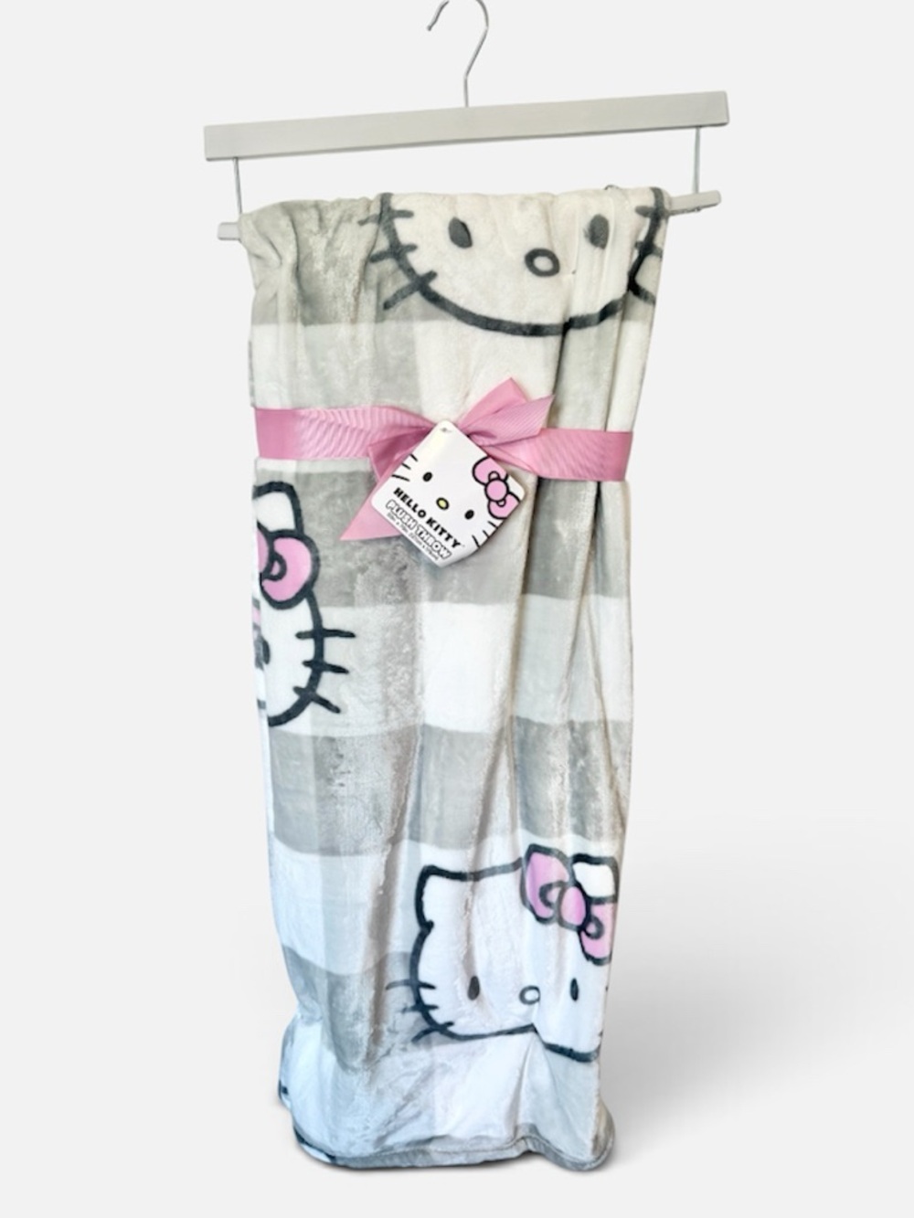 NWT Hello Kitty Gray Plaid Plush Throw Blanket 50x70 Sanrio Viral HTF